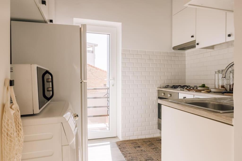 Parai - 2 Bedrooms In Santo Antonio Apartment Lissabon